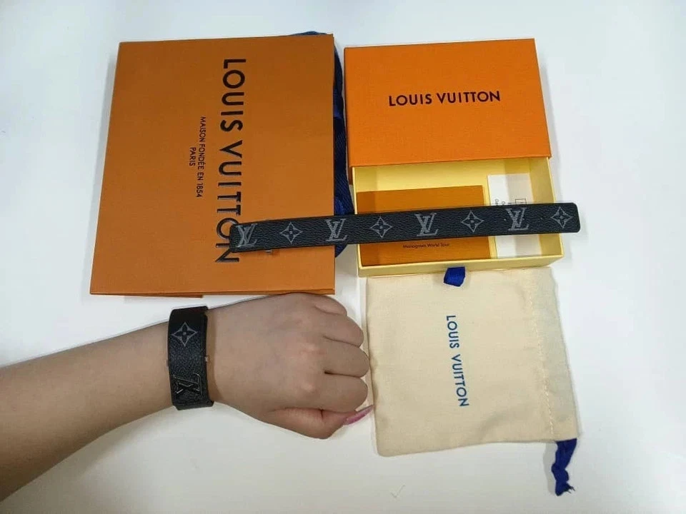 louis vuitton men’s lv slim bracelet – adjustable size – pre owned louis vuitton men’s lv slim bracelet – adjustable size – pre owned