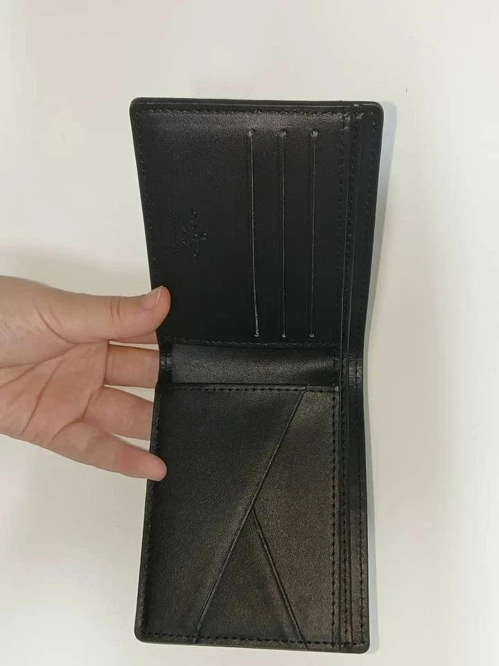 Louis Vuitton Black Men's Monogram Multiple Fold Wallet Louis Vuitton Black Men's Monogram Multiple Fold Wallet