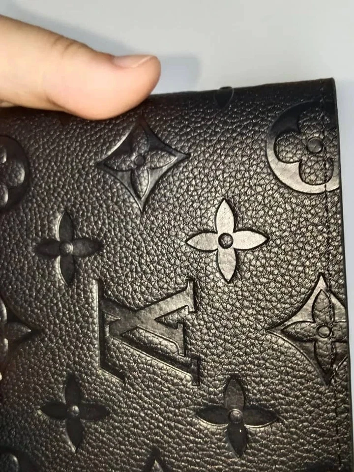 Louis Vuitton Black Men's Monogram Multiple Fold Wallet Louis Vuitton Black Men's Monogram Multiple Fold Wallet