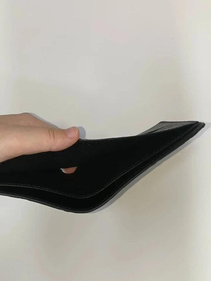 Louis Vuitton Black Men's Monogram Multiple Fold Wallet Louis Vuitton Black Men's Monogram Multiple Fold Wallet