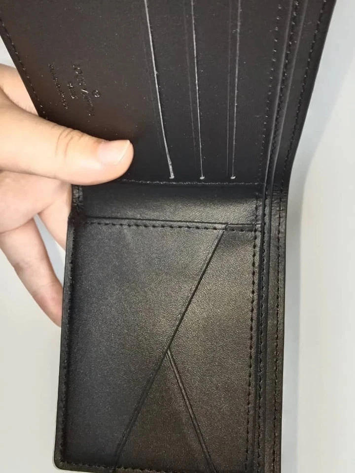 Louis Vuitton Black Men's Monogram Multiple Fold Wallet Louis Vuitton Black Men's Monogram Multiple Fold Wallet